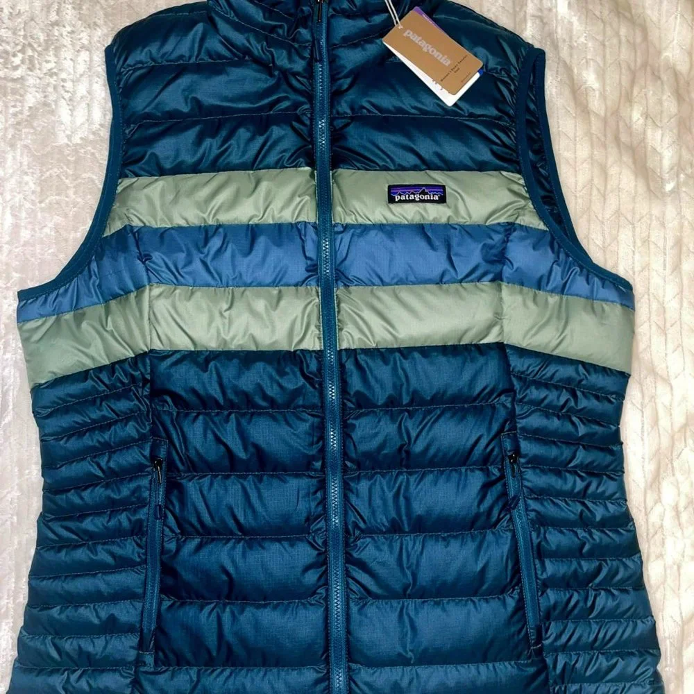 Patagonia Women's Vest in Teal and Sage - Picture 1 of 6